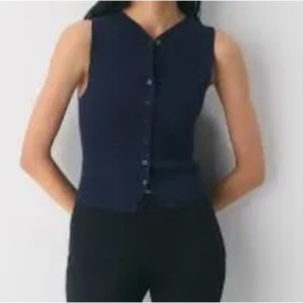 Aritizia NWOT Wilfred Navy Sleeveless Button-Front Shell